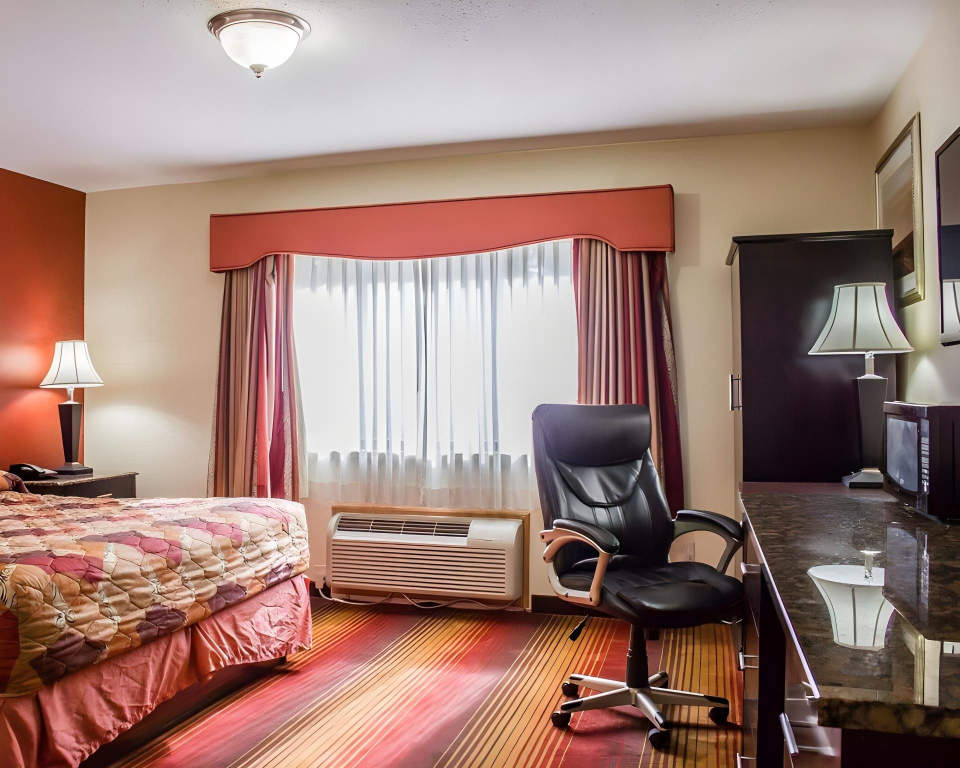 1 King Bed Nonsmoking