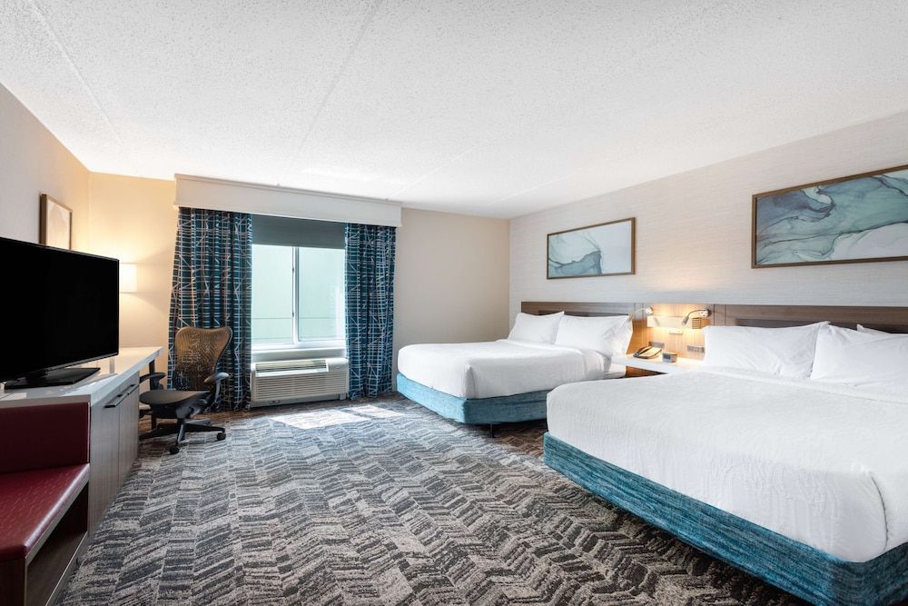Room, 2 Queen Beds, Accessible, Bathtub