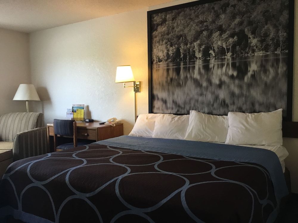 Standard Room, 1 King Bed