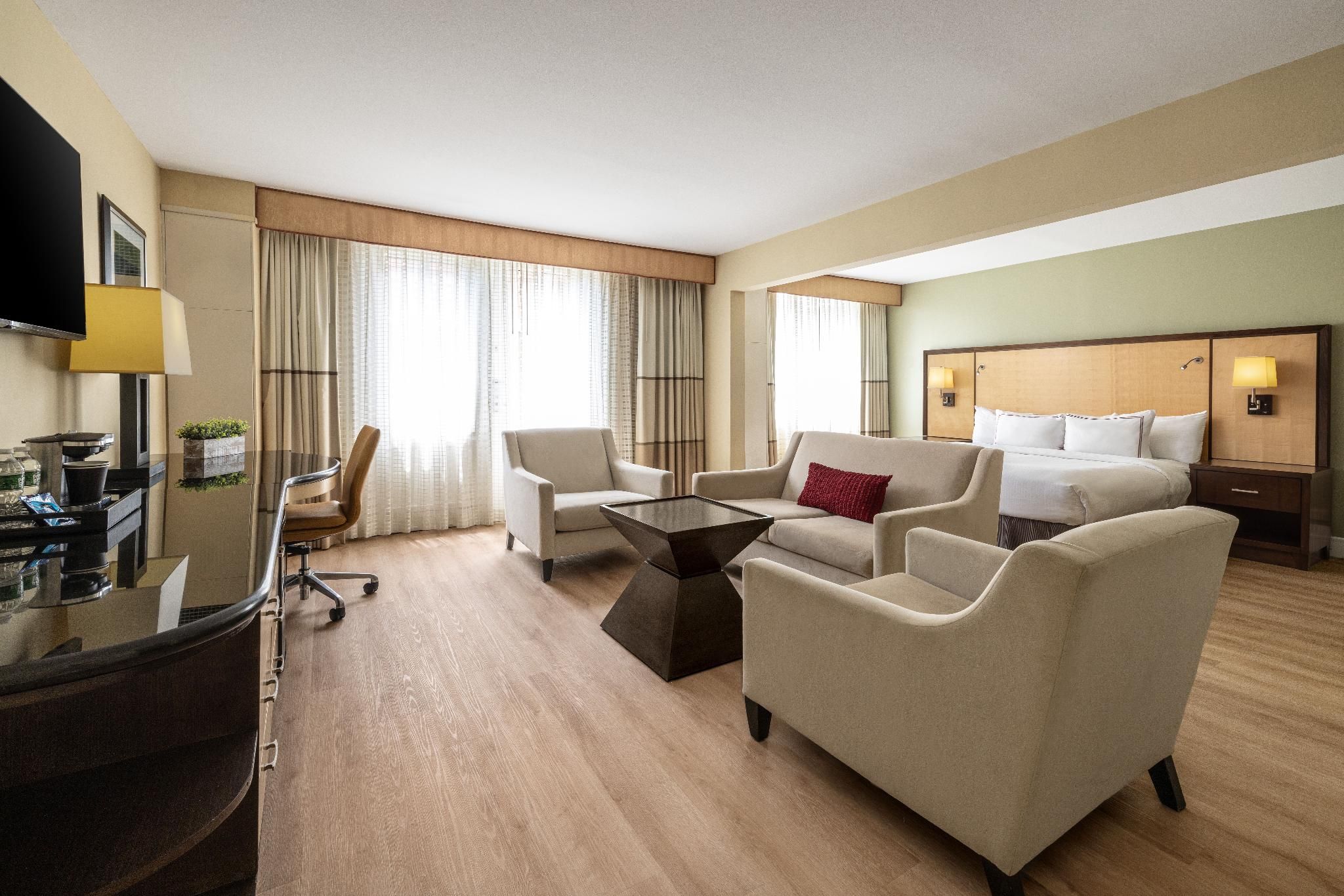 Junior King Suite