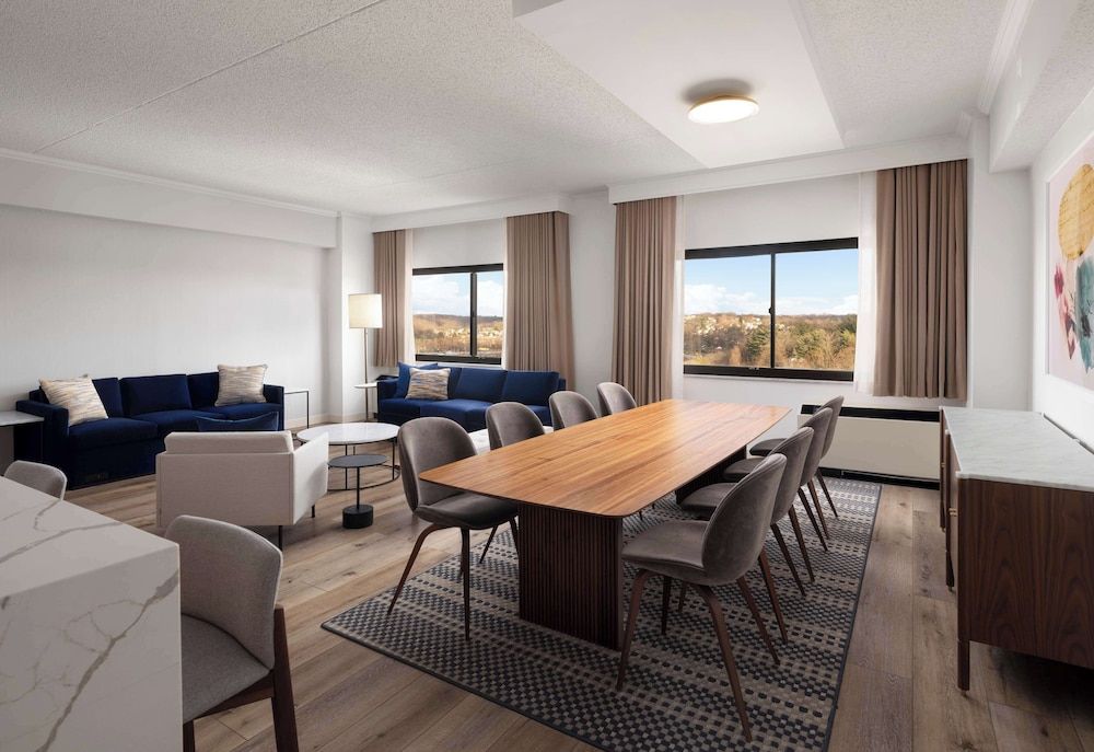 Sonesta White Plains Downtown Luxury Suite, Multiple Beds 2