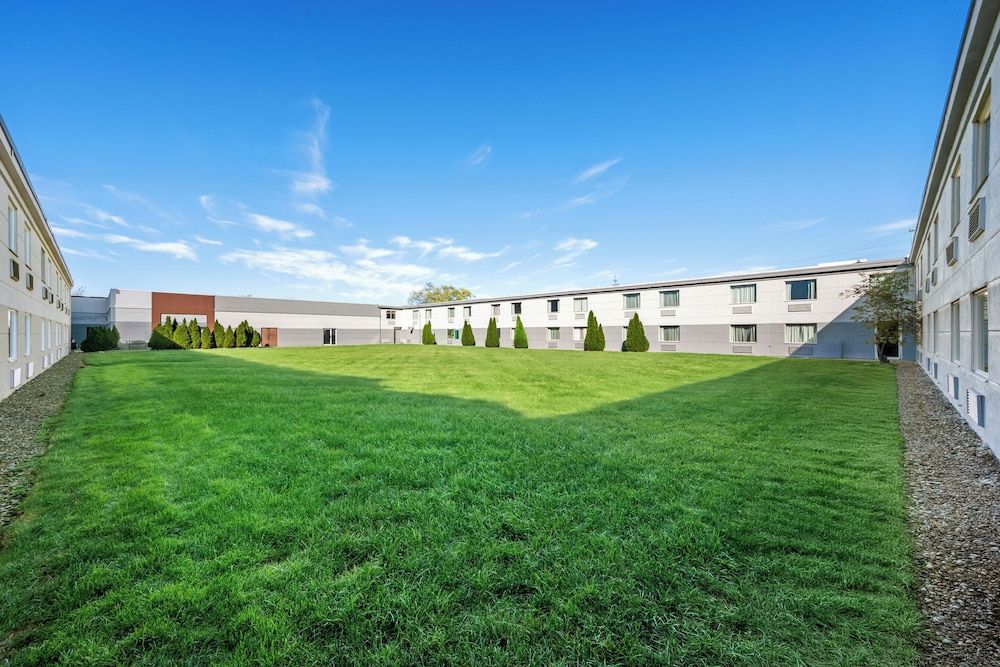 undefined Spark by Hilton Cleveland Beachwood 9