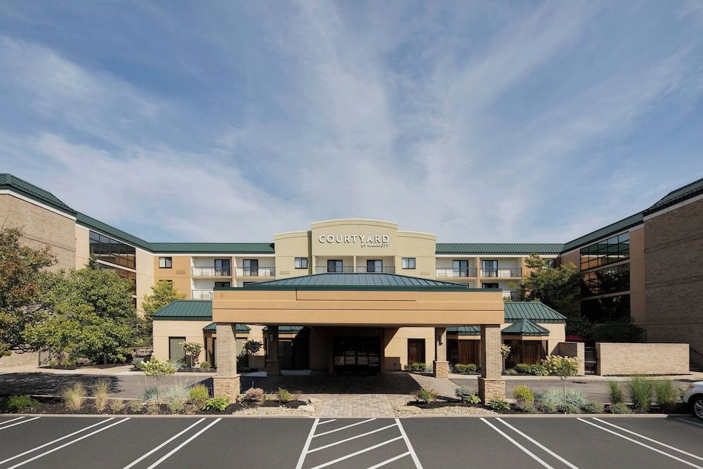 undefined Courtyard by Marriott Cleveland Beachwood 5