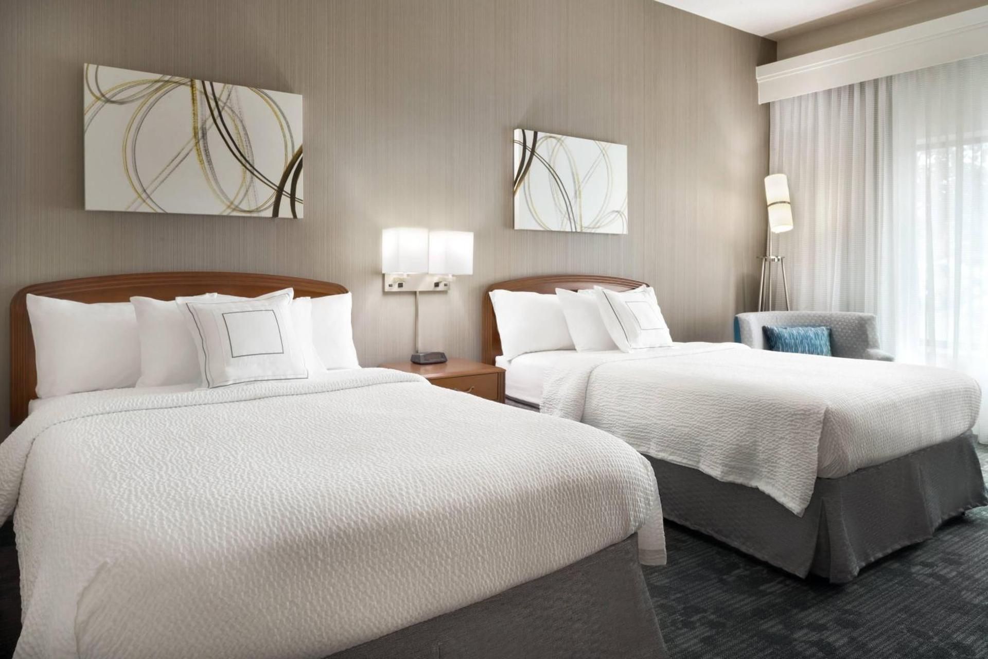 King Room with Transfer Shower - Mobility and Hearing Accessible