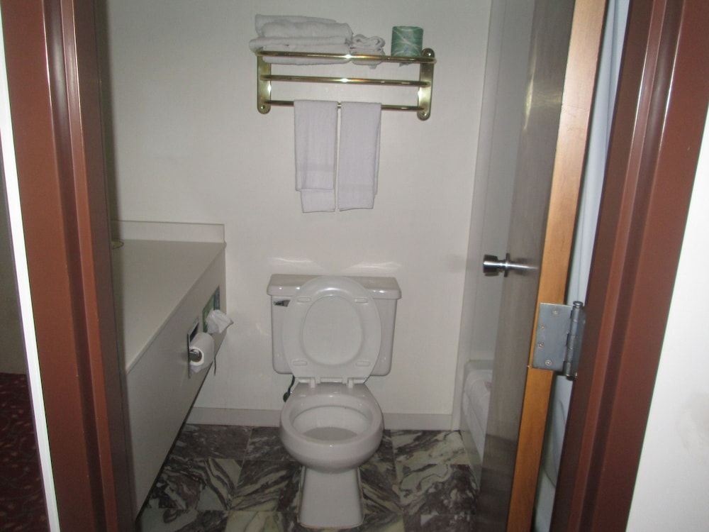 Bellevue Hotel & Suites Standard Double Room 10