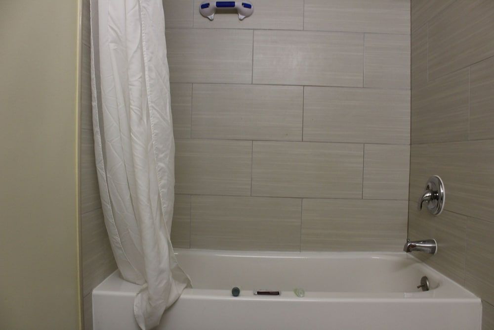 Bellevue Hotel & Suites Standard Double Room 9