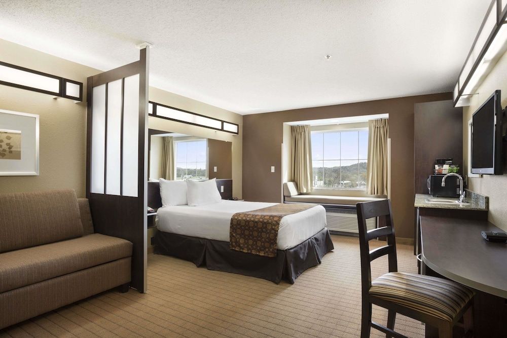 Studio Suite, 1 Queen Bed, Accessible, Non Smoking