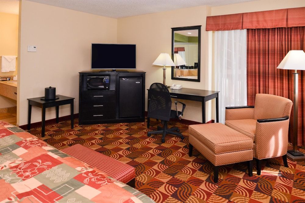 Best Western Canal Winchester Inn - Columbus South East Suite, 1 King Bed, Non Smoking, Jetted Tub 6