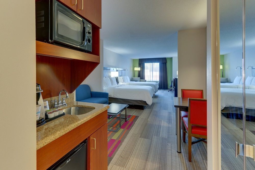 Suite, Multiple Beds (Wet Bar)