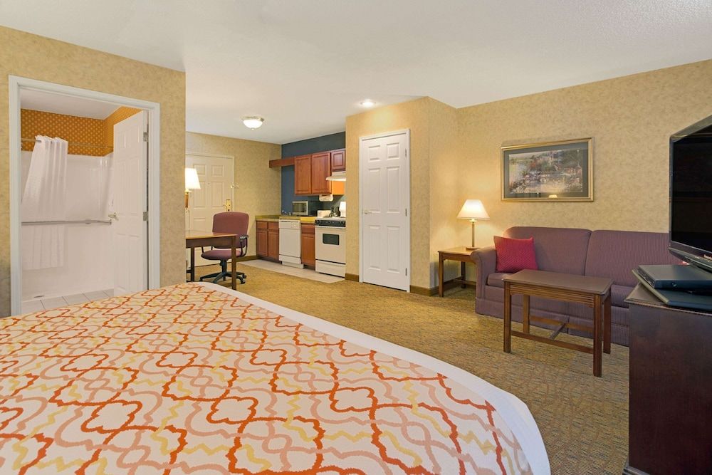Studio Suite, 1 King Bed, Accessible, Non Smoking