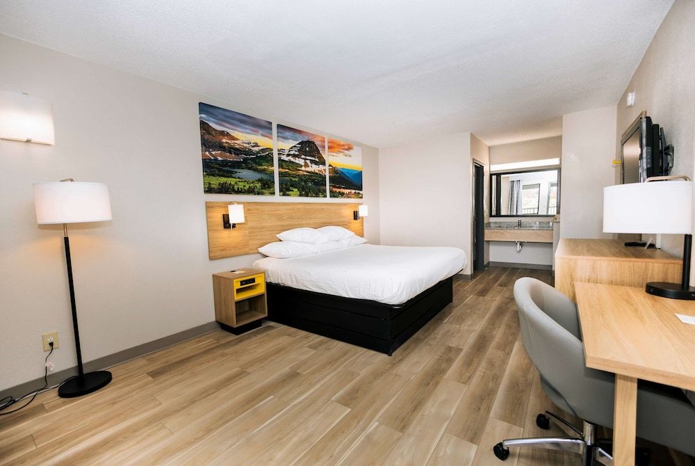 Room, 1 Double Bed, Non Smoking (Modern)
