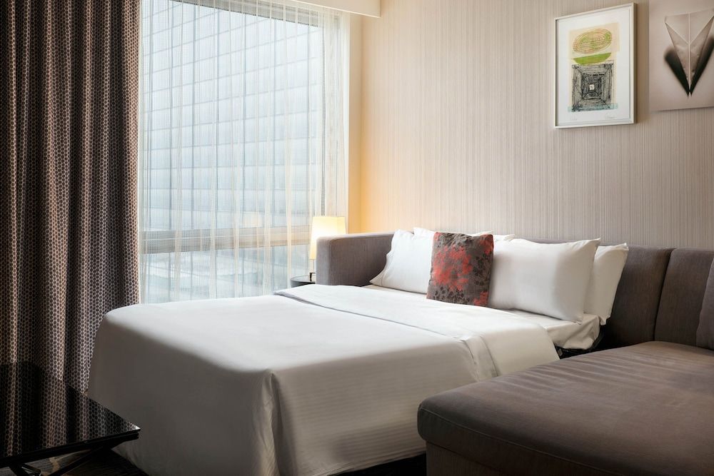 The Westin Cleveland Downtown Standard Room, 1 King Bed, Non Smoking 3