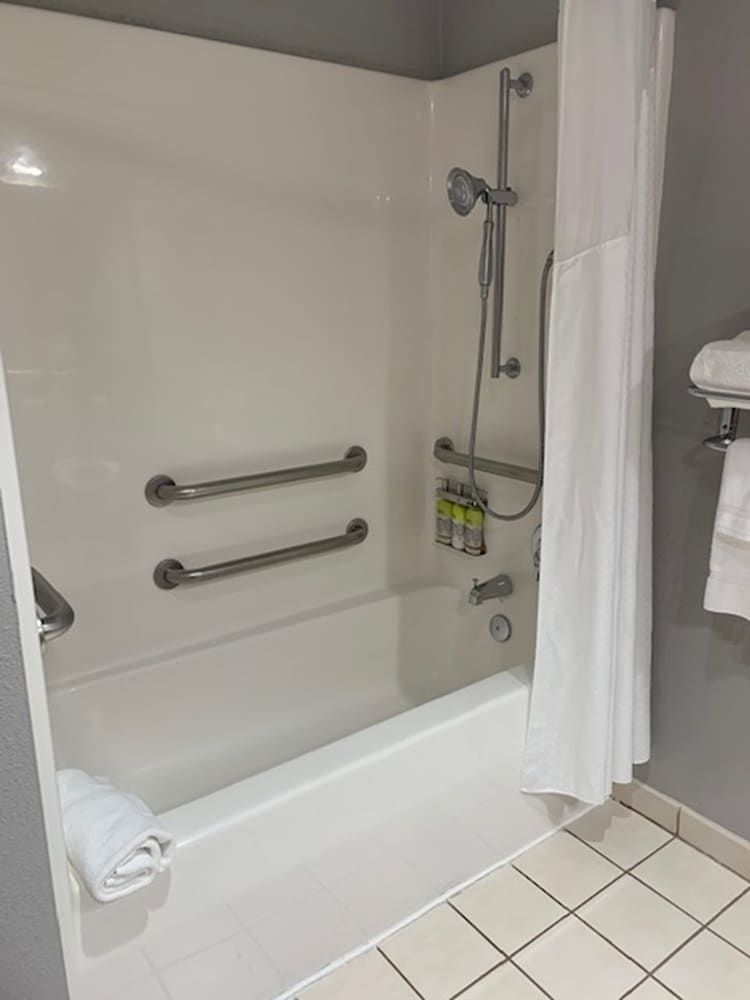 Standard Room, 1 Twin Bed, Accessible (Accessible Tub)
