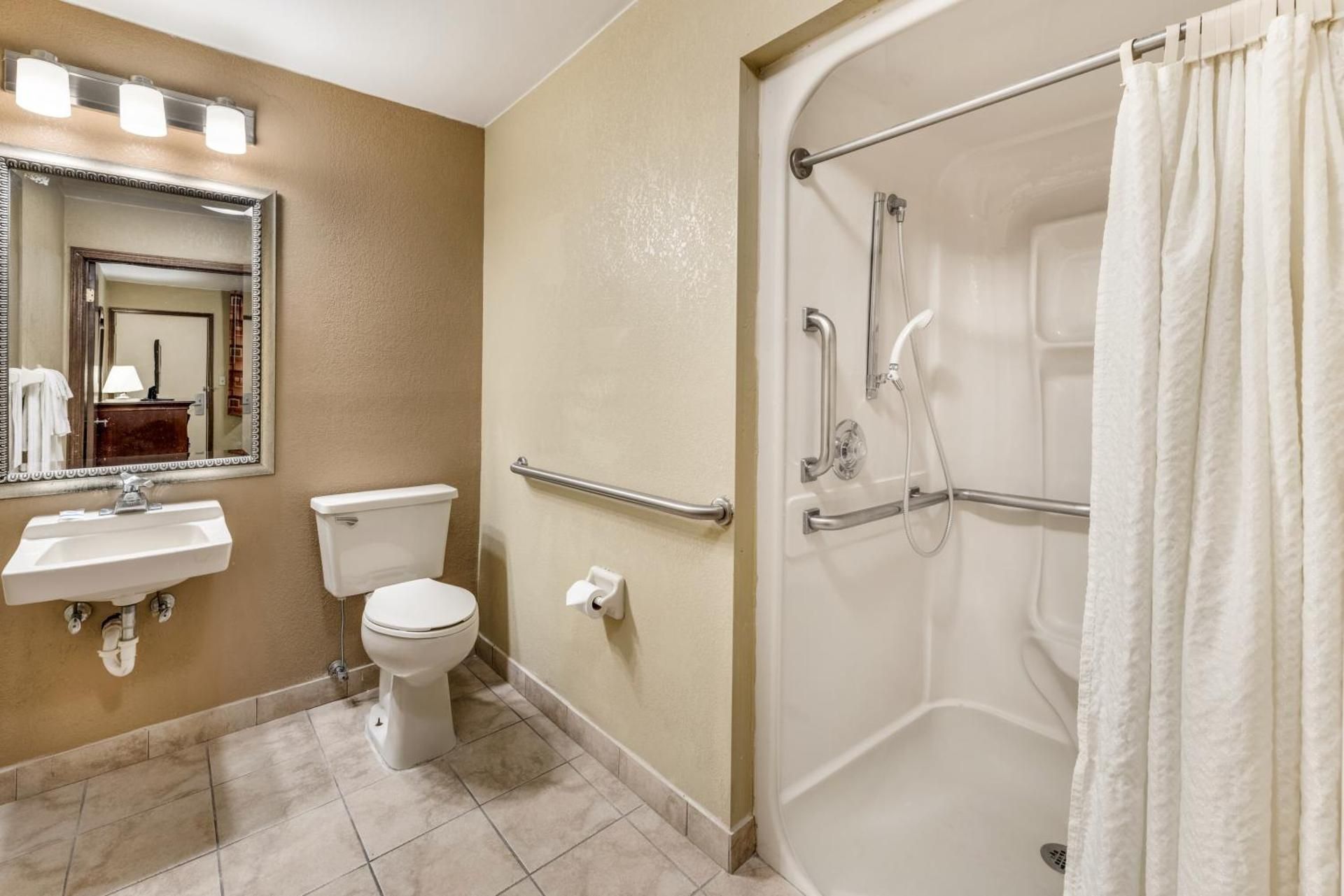 King Room - Accessible/Non Smoking