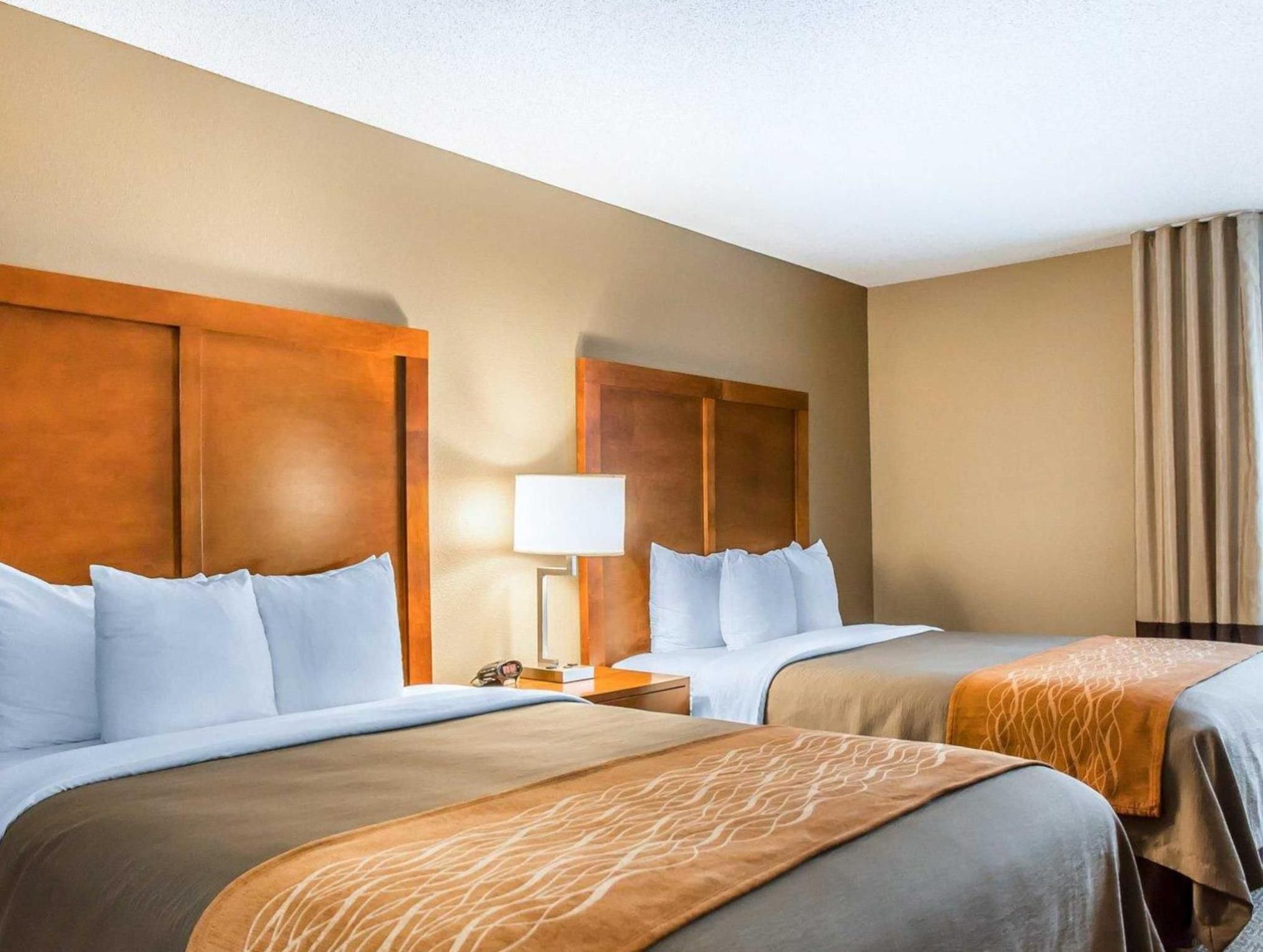 2 Queen Bed Suite Non-Smoking