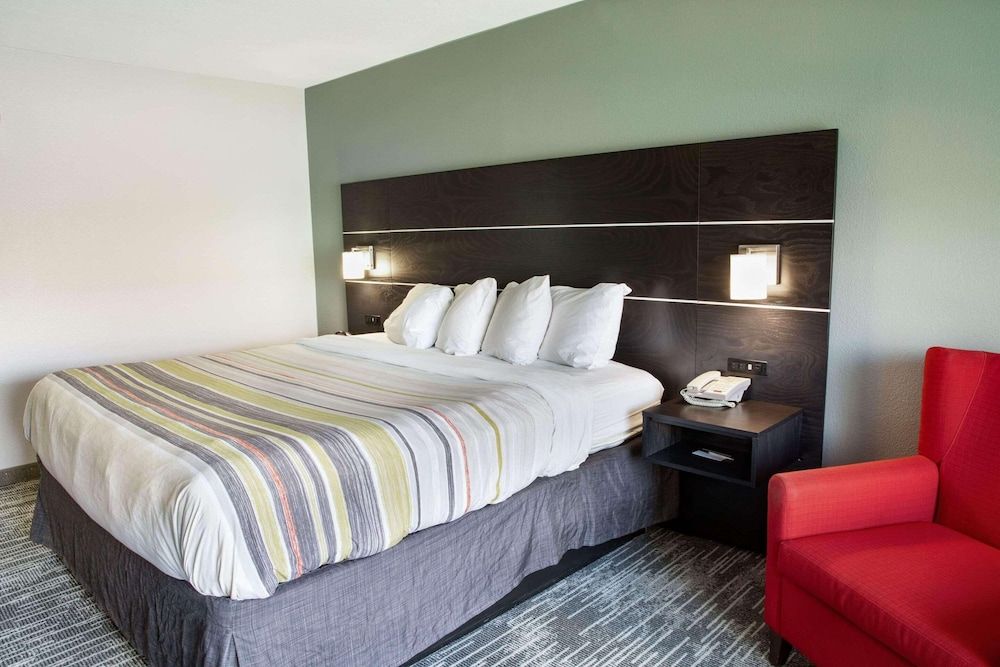 undefined Country Inn & Suites by Radisson, Columbus West, OH 2