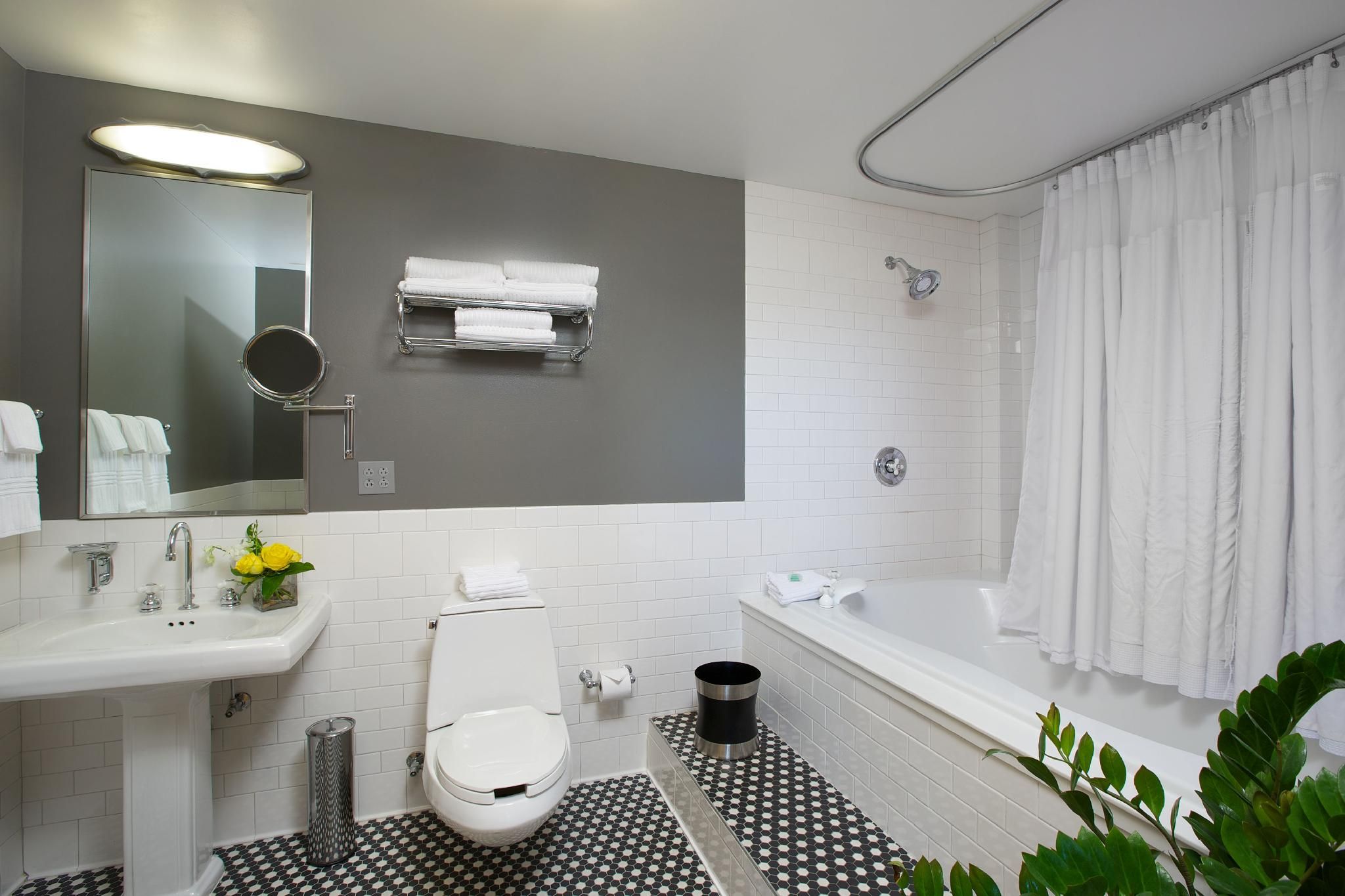 One Bedroom Loft Suite King