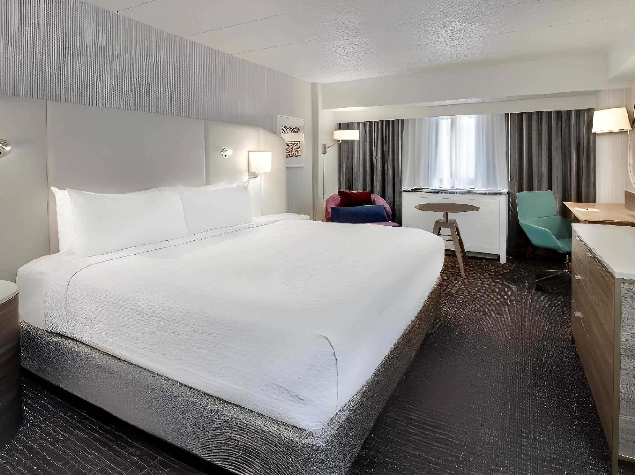 Sonesta Columbus Downtown Deluxe Queen