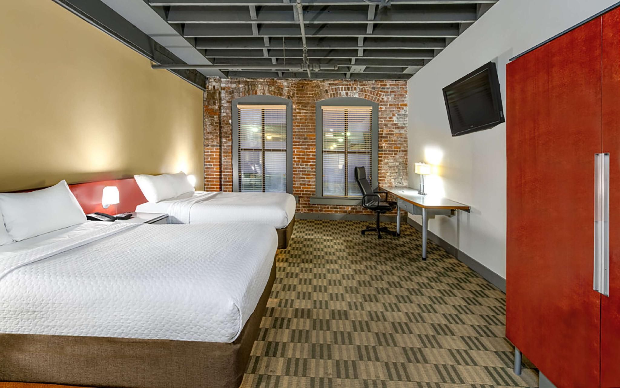 Deluxe Loft Two Doubles