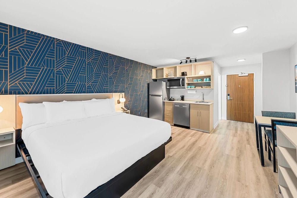 Suite, 1 King Bed, Non Smoking