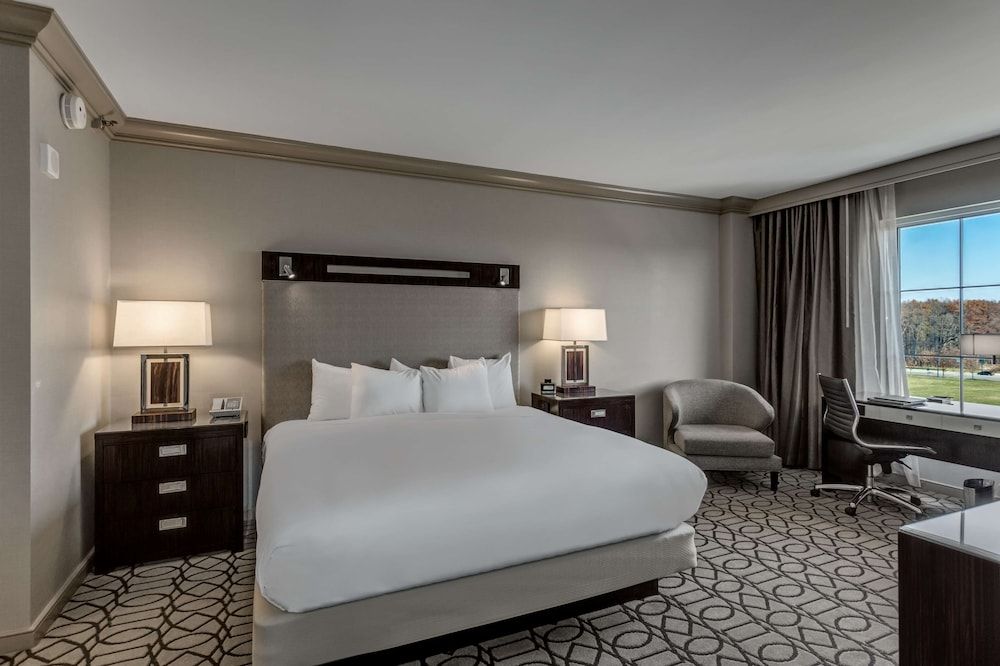 Room, 1 King Bed, Accessible, Non Smoking (Hearing Impaired)