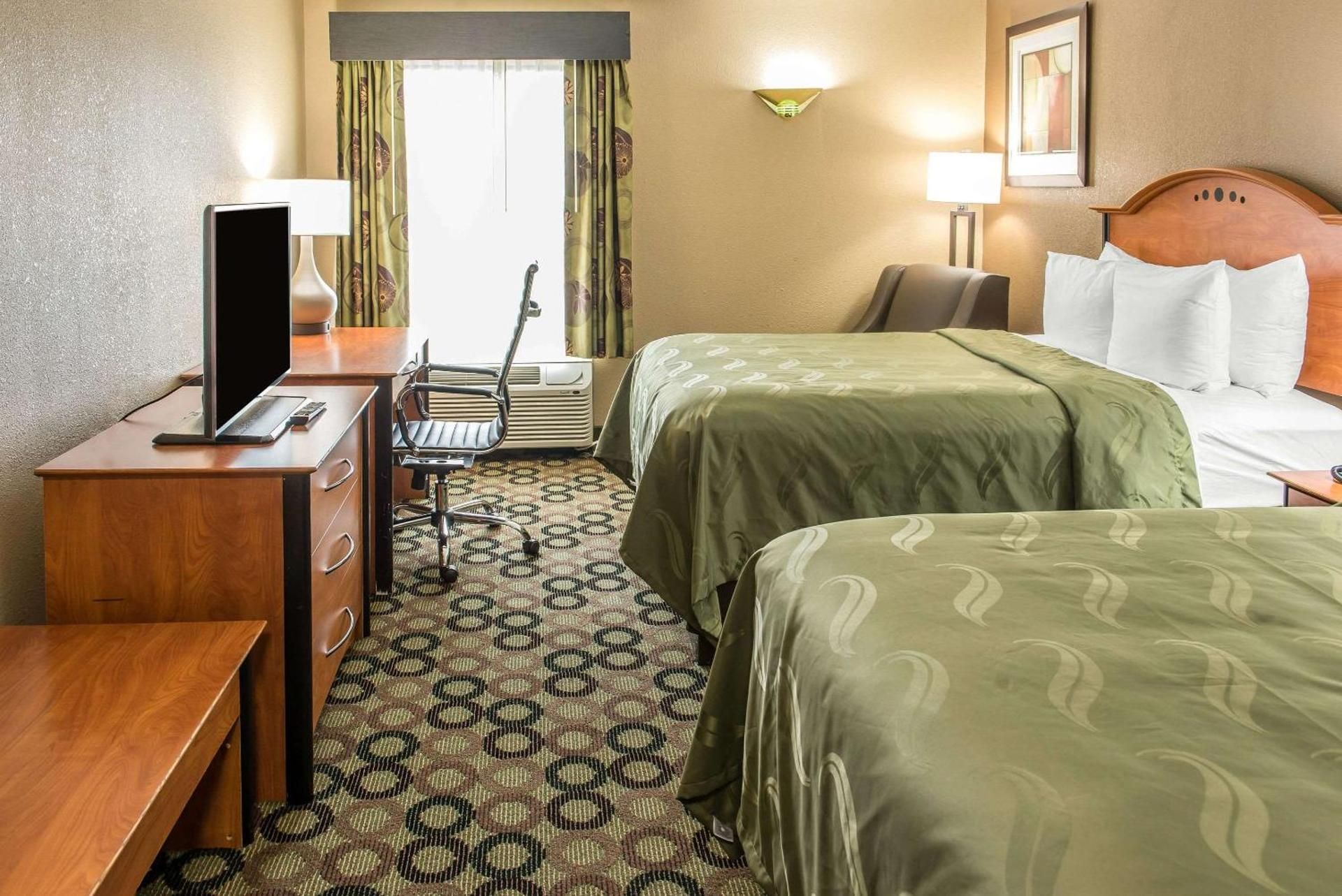 undefined Quality Inn & Suites Columbus West - Hilliard 4