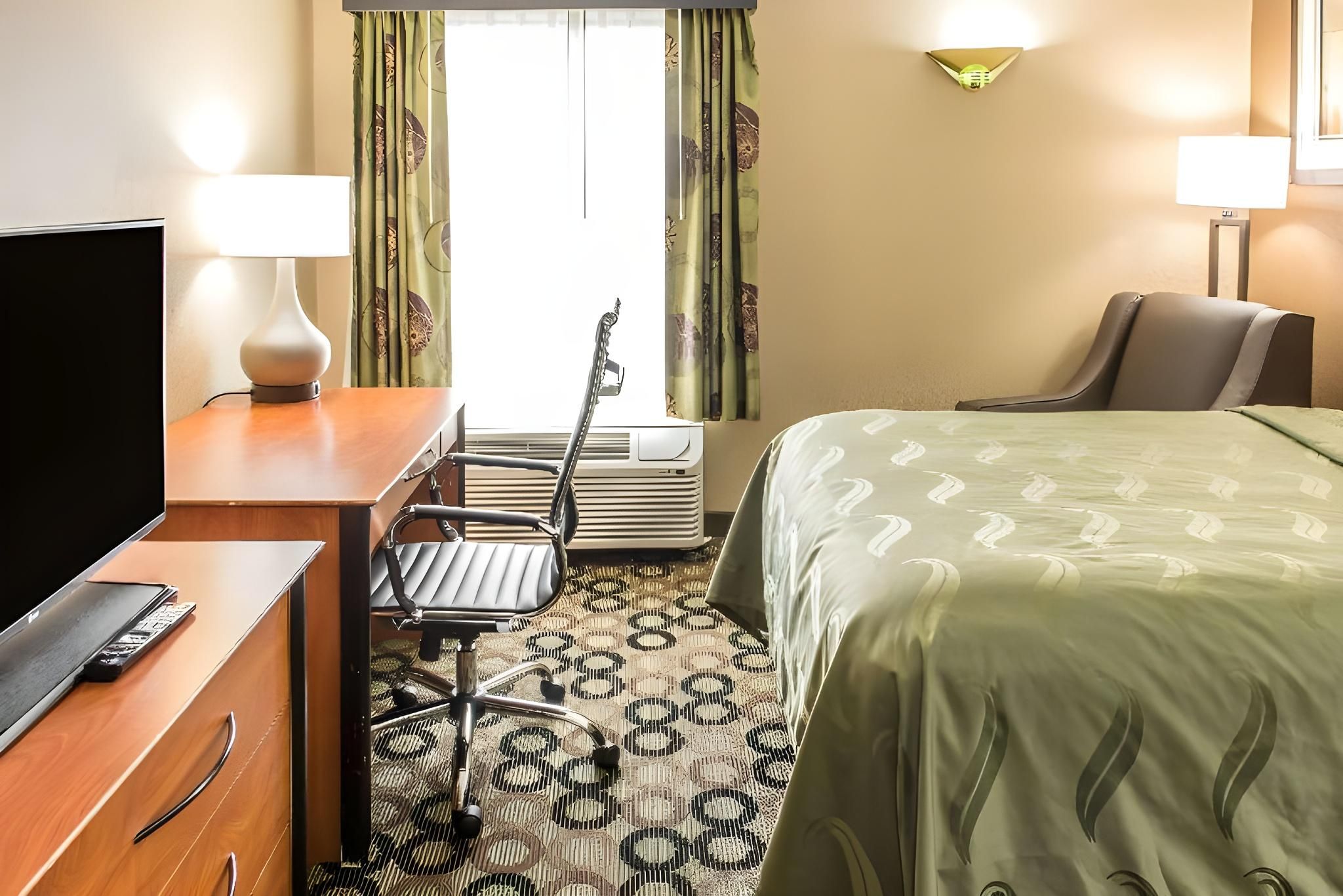 1 Queen Bed, Nonsmoking