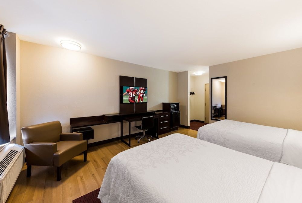 Red Roof Inn PLUS+ Columbus Downtown-Convention Center Deluxe Room, 2 Double Beds (Smoke Free) 2