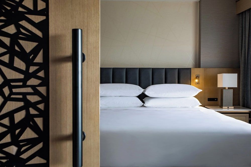 undefined Sheraton Suites Columbus Worthington 7