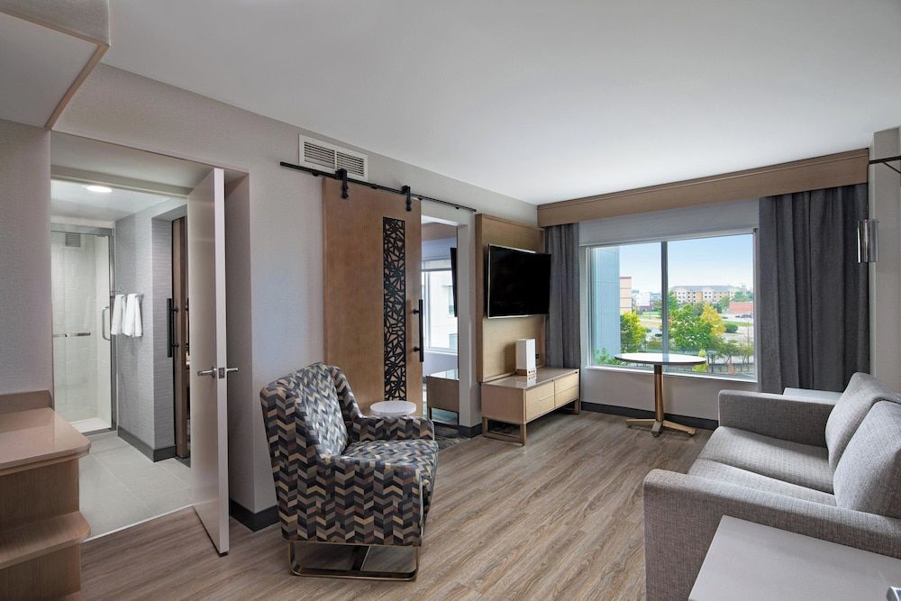 undefined Sheraton Suites Columbus Worthington 2