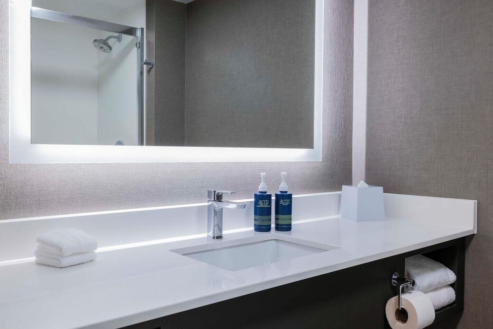 undefined Four Points by Sheraton Columbus-Polaris 7