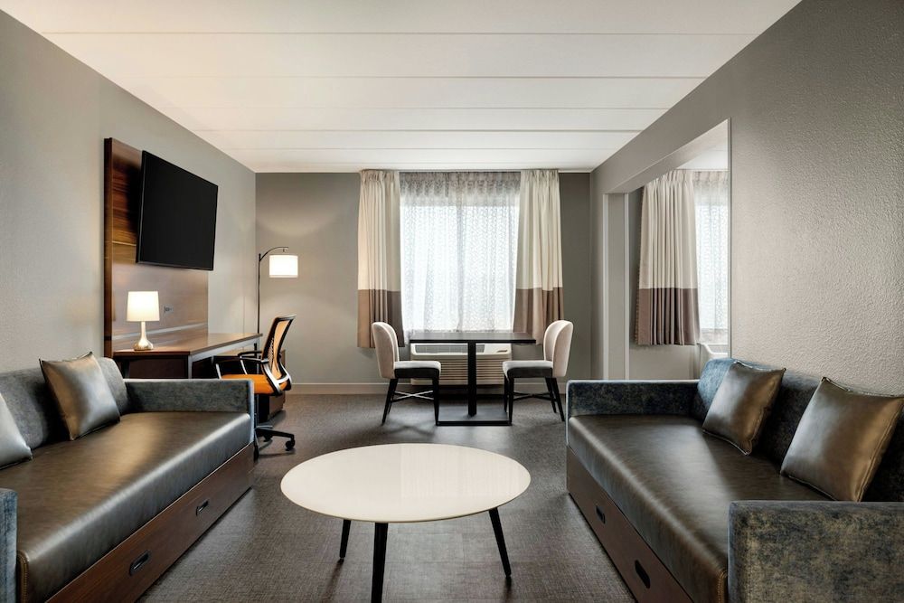 undefined Four Points by Sheraton Columbus-Polaris 10