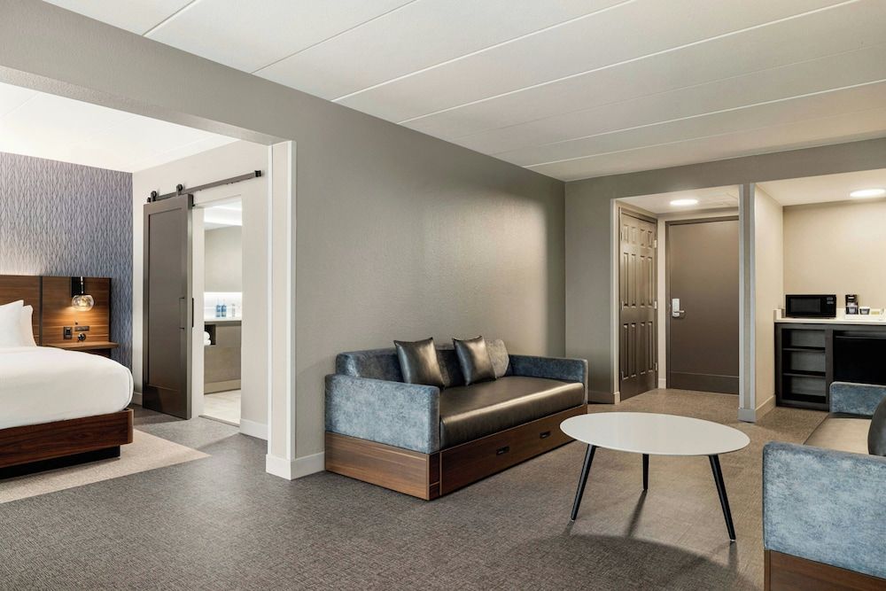 undefined Four Points by Sheraton Columbus-Polaris 9