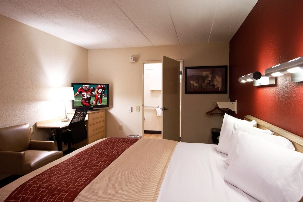 Superior Room, 1 King Bed, Accessible (Roll-In Shower, Smoke Free)