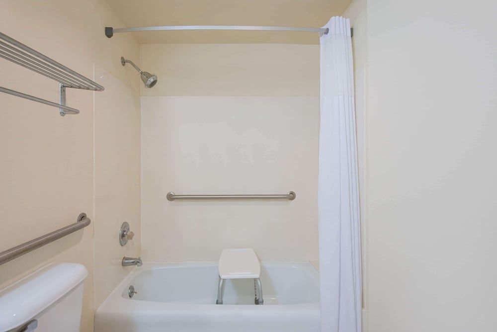 Room, 1 King Bed, Accessible, Non Smoking (Mobility Accessible)