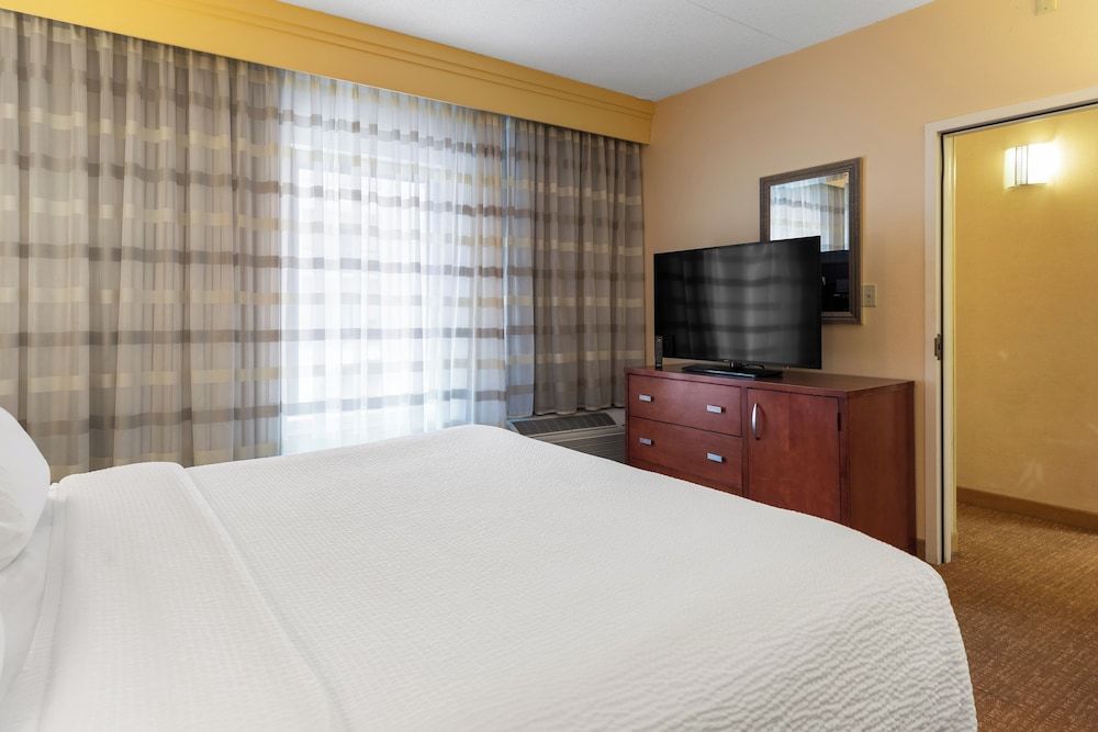Room, 1 King Bed with Sofa bed (Balcony)