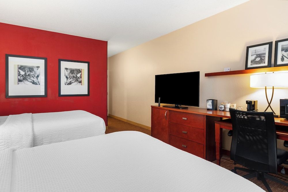 Deluxe Room, 2 Queen Beds (Hearing Accessible)