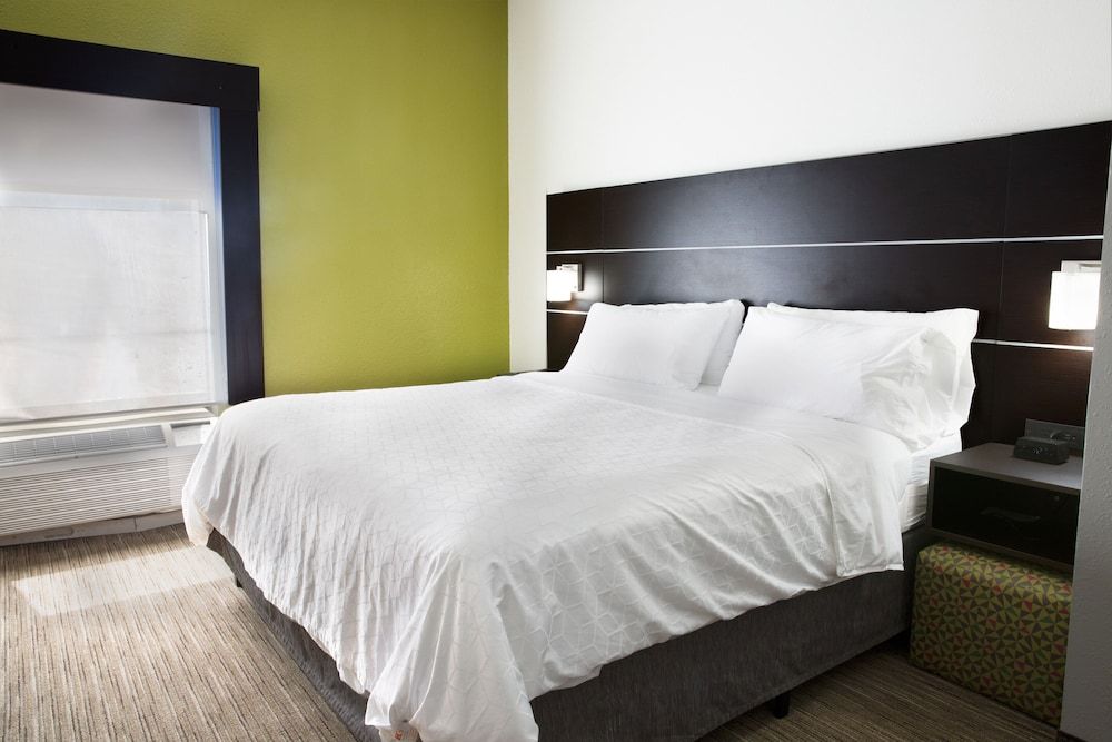Standard Room, 1 King Bed, Accessible