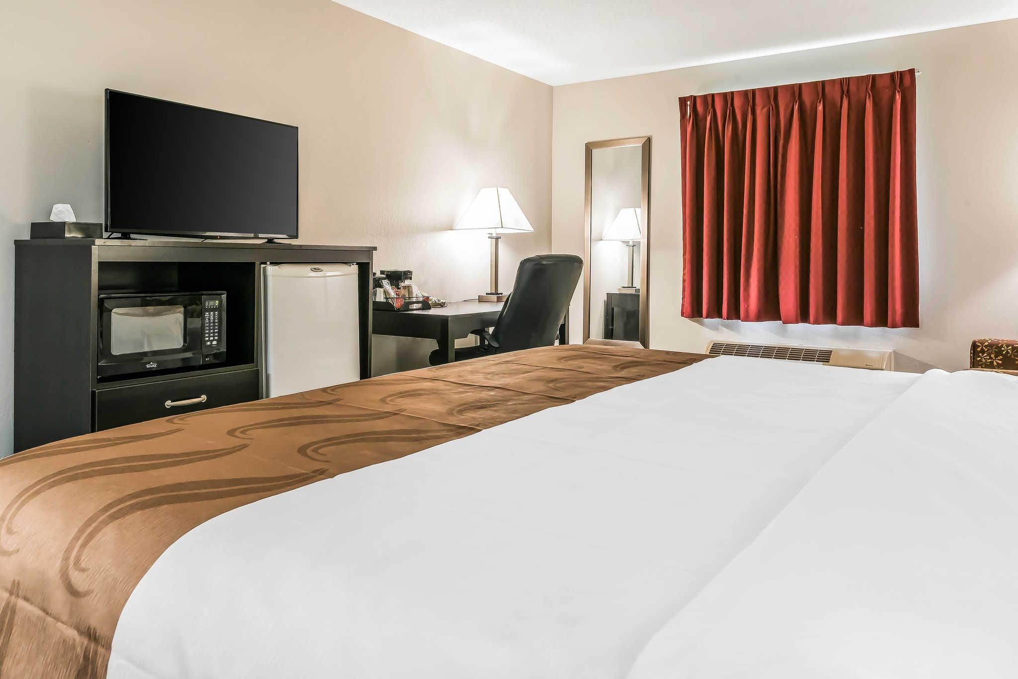 1 King Bed Nonsmoking