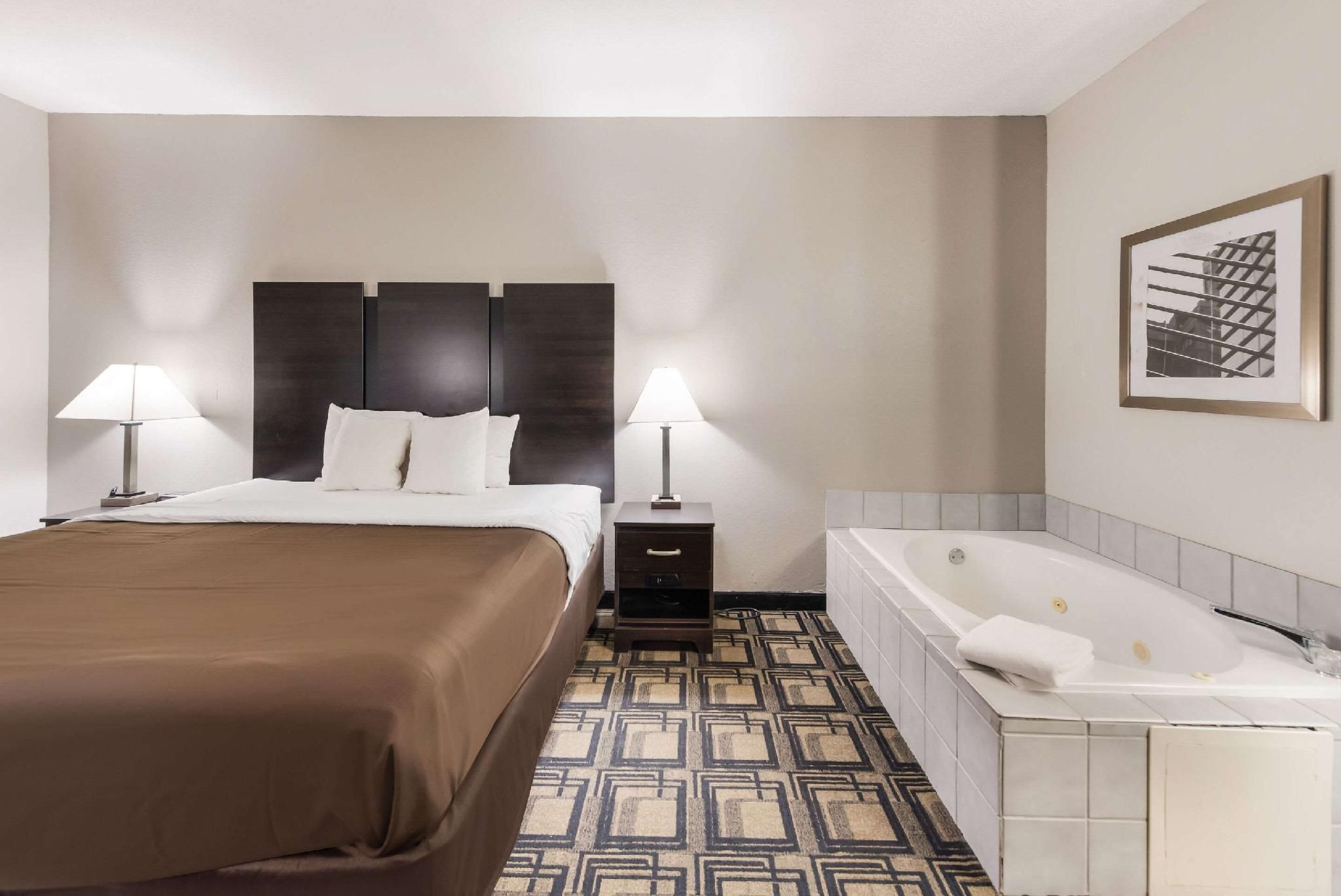 1 King Bed No Smoking
