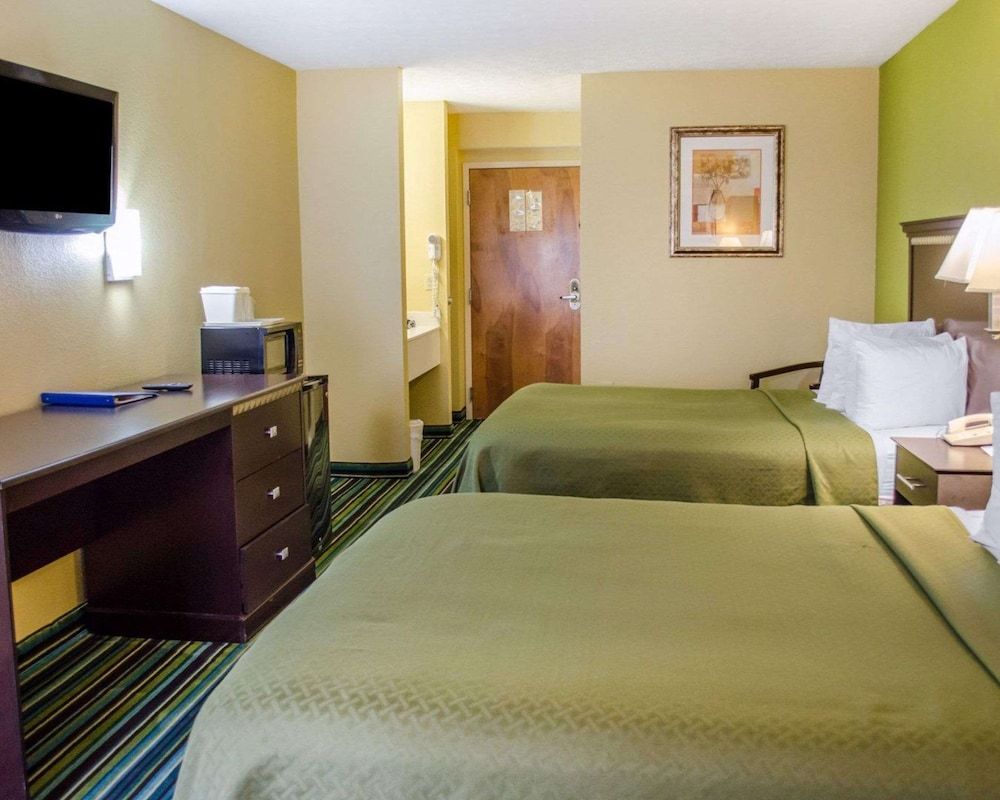 Standard Room, 2 Queen Beds, Non Smoking