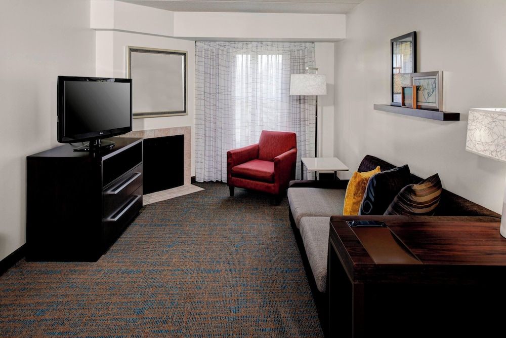 Suite, 2 Bedrooms, Non Smoking, Fireplace