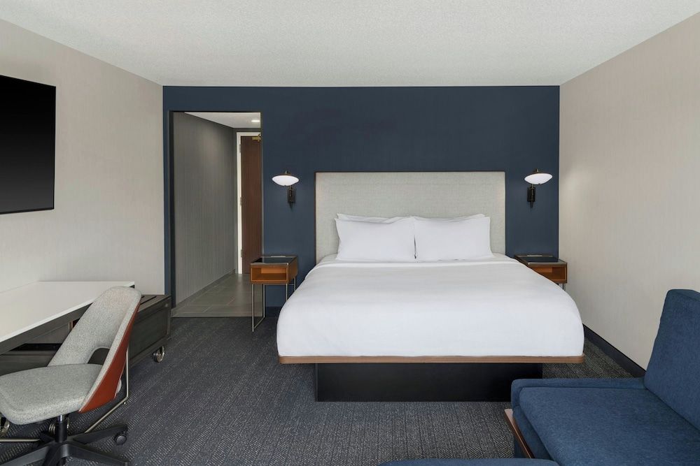 Room, 1 King Bed with Sofa bed, Non Smoking