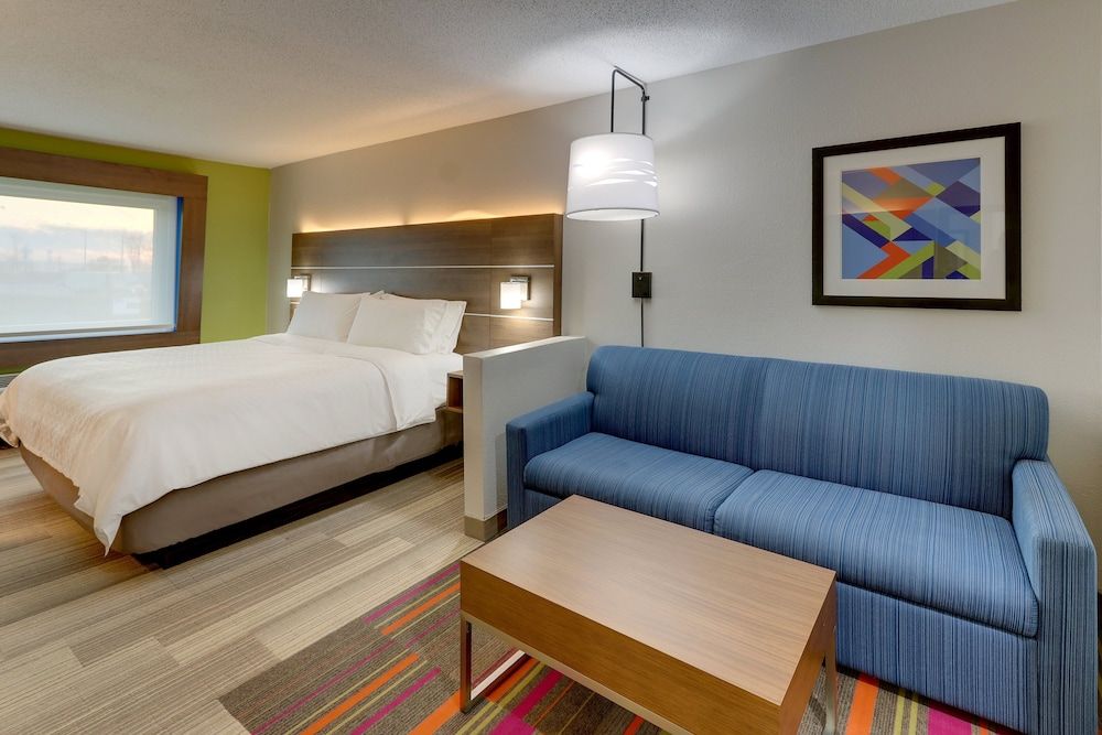 Suite, 1 King Bed with Sofa bed, Accessible (Communications)
