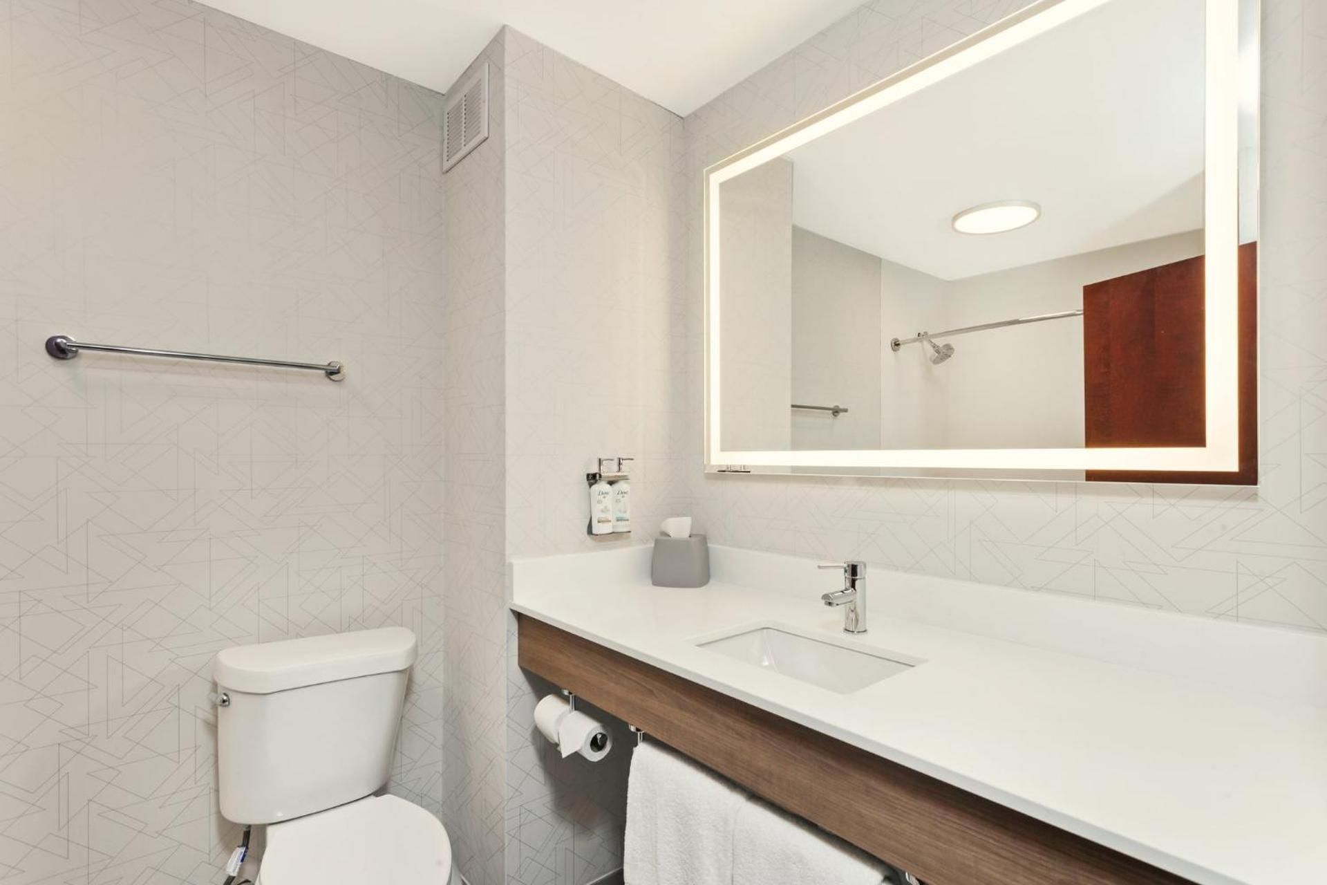 2 Queen 1 Bedroom Suite Additional Living Area