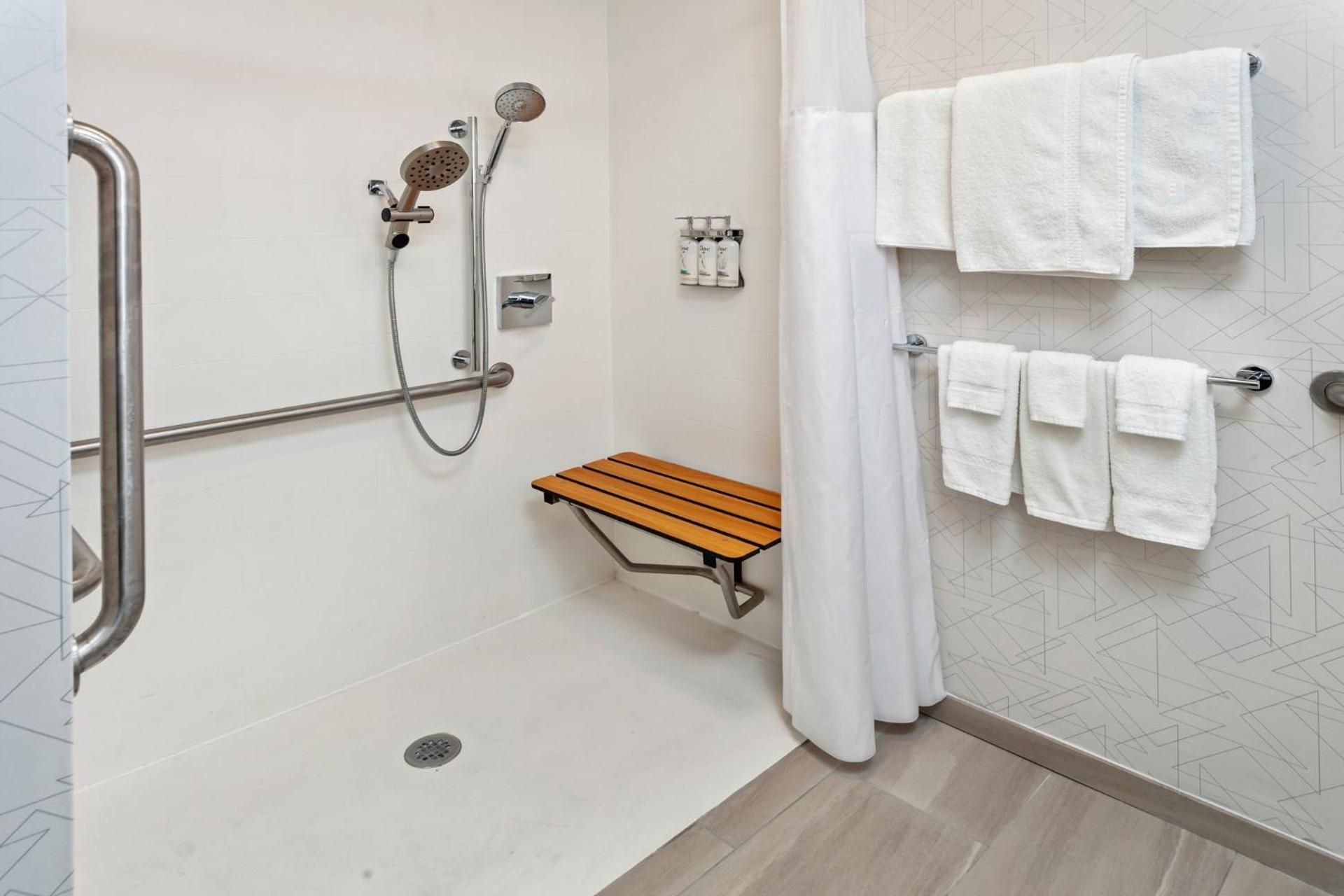 Queen Room with Two Queen Beds - Disability Access