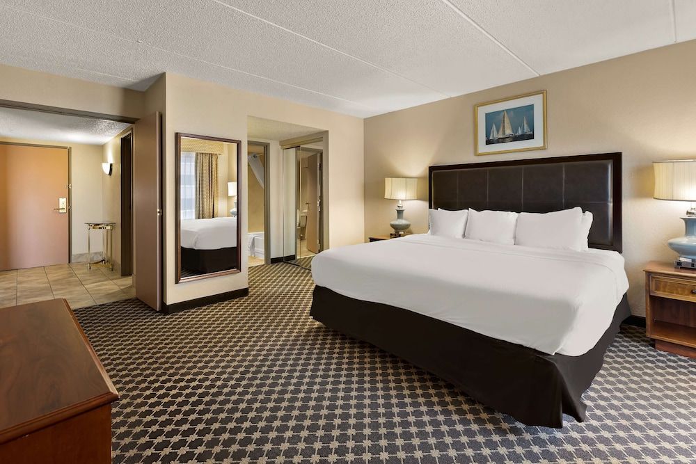 Suite, 1 King Bed, Non Smoking