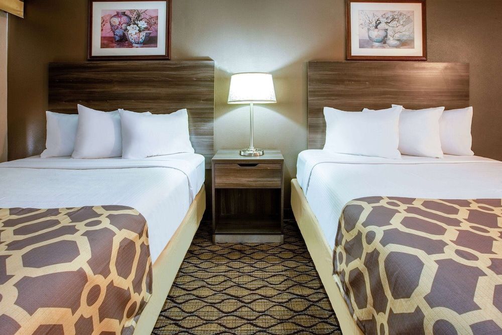 Room, 2 Queen Beds, Non Smoking