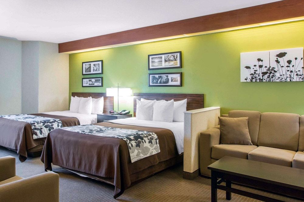 Suite, Multiple Beds, Non Smoking (2 Queen, 2 Person Sofa Bed)
