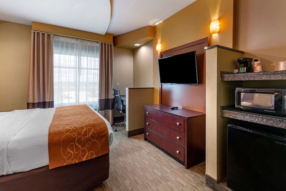 Suite, 1 King Bed, Non Smoking